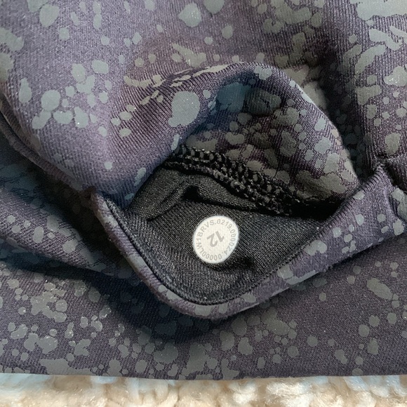 Lululemon X Peleton- Size 12 - Reflective- Energetic Edge Crop Top - Picture 7 of 14